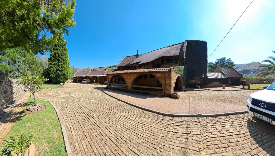 8 Bedroom Property for Sale in Clarens Free State